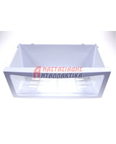 Συρτάρι κάτω στην κατάψυξη ψυγείου