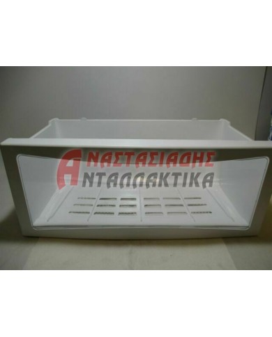 Συρτάρι κάτω στην κατάψυξη ψυγείου